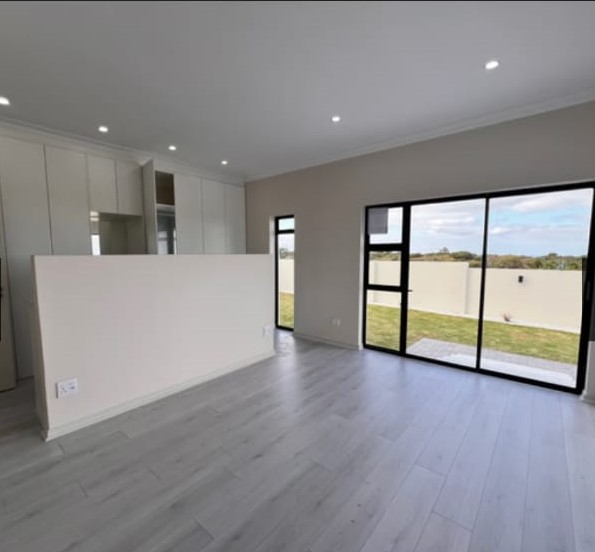 4 Bedroom Property for Sale in Fountains Estate Eastern Cape